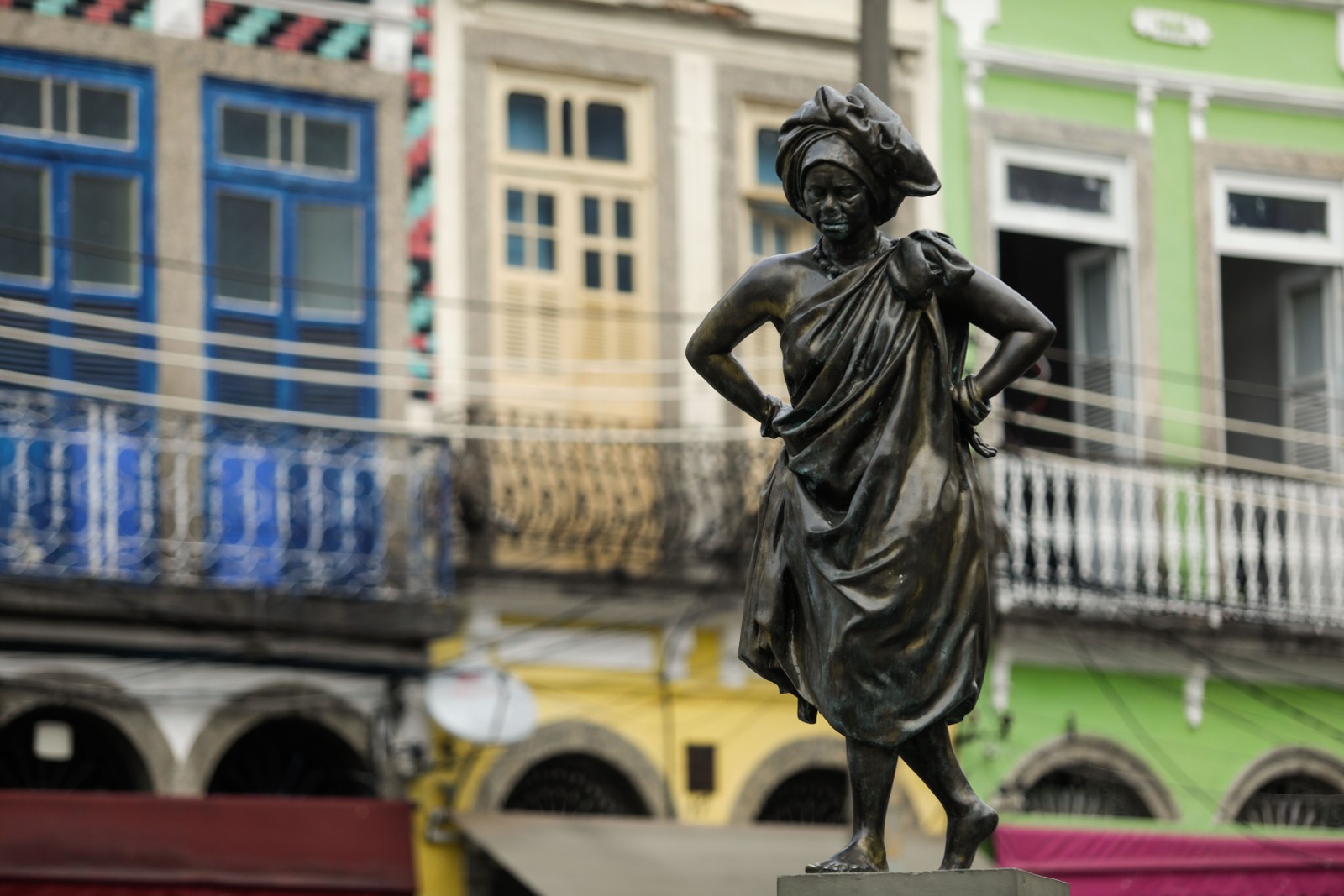 Escultura foi doada à cidade pela curadora do acervo de Mercedes — Foto: Gabriel de Paiva / Agência O Globo