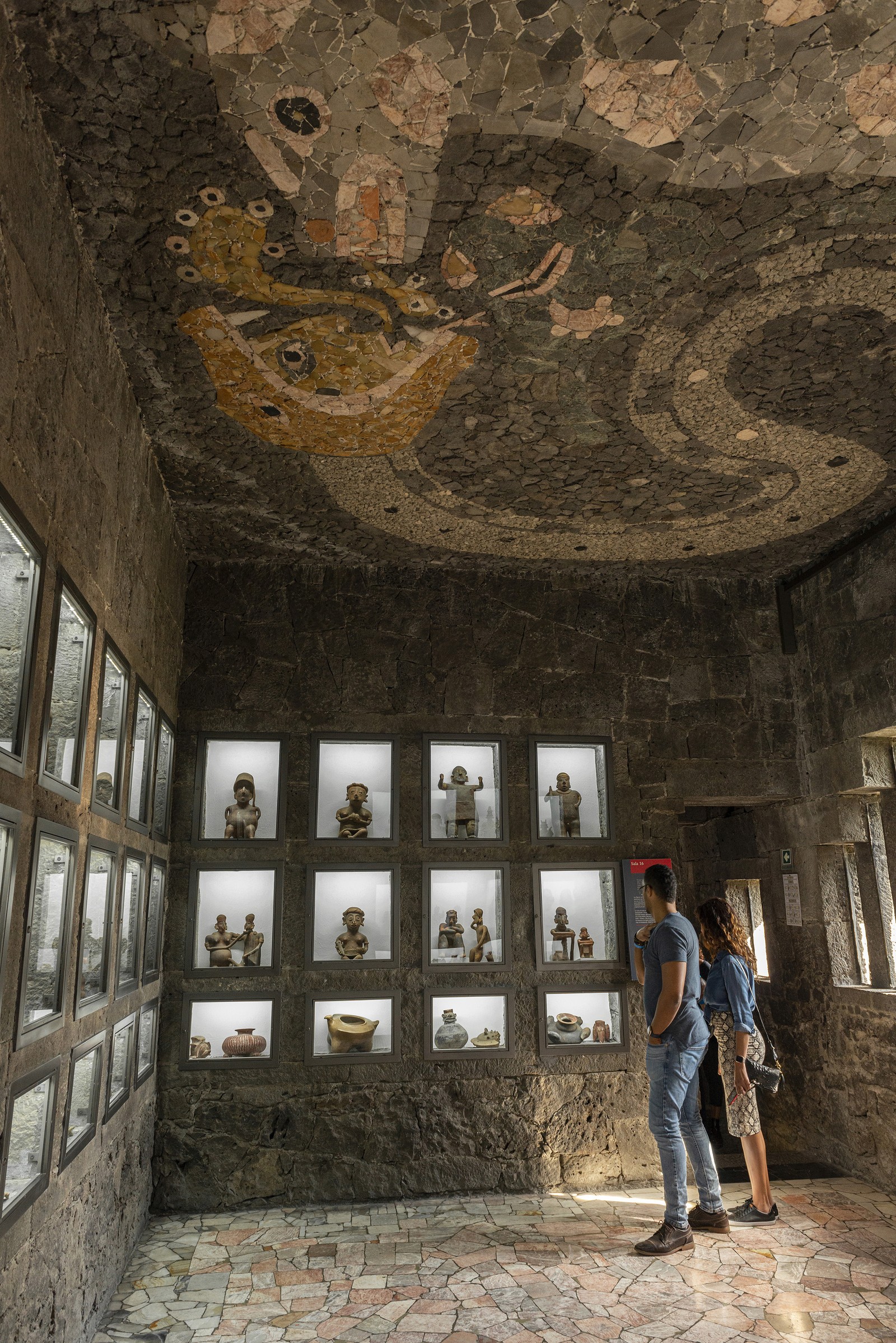 Dentro do Museo Anahuacalli, no bairro de Coyoacán, na Cidade do México. O museu agora abriga a coleção de arte pré-colombiana de Diego Rivera — Foto: Adrian Wilson/The New York Times