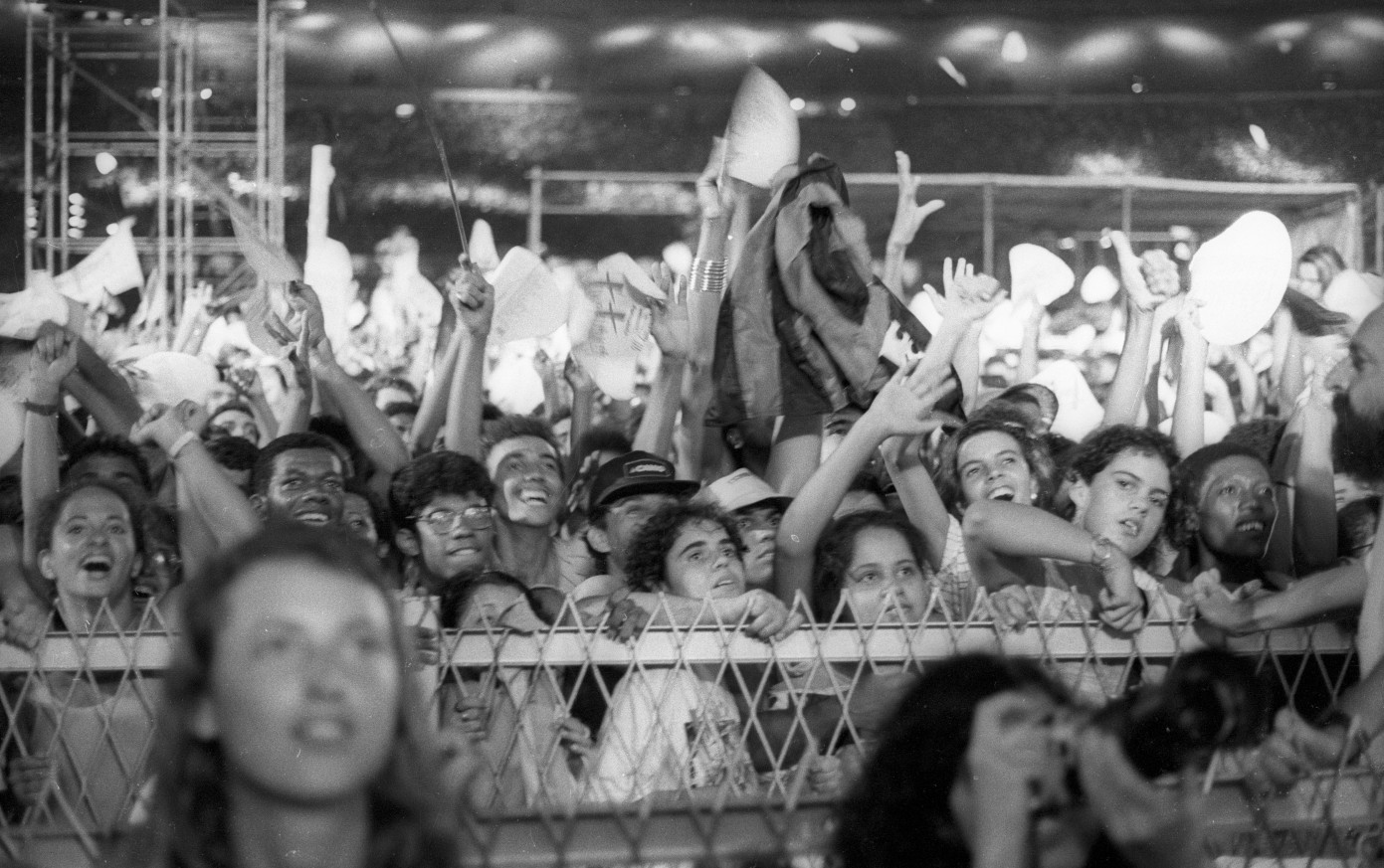 Público no show de Tina no Maracanã, em 1988 — Foto: Gláucio Dettmar / Agência O Globo