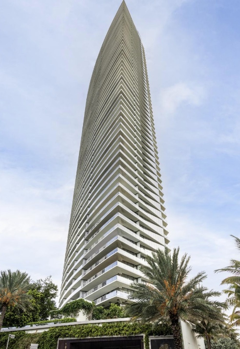 The Residences by Armani Casa; o próprio Giorgio Armani desenhou as tapeçarias e selecionou os móveis do empreendimento localizado em Sunny Isles Beach — Foto: Scott Baker/The New York Times