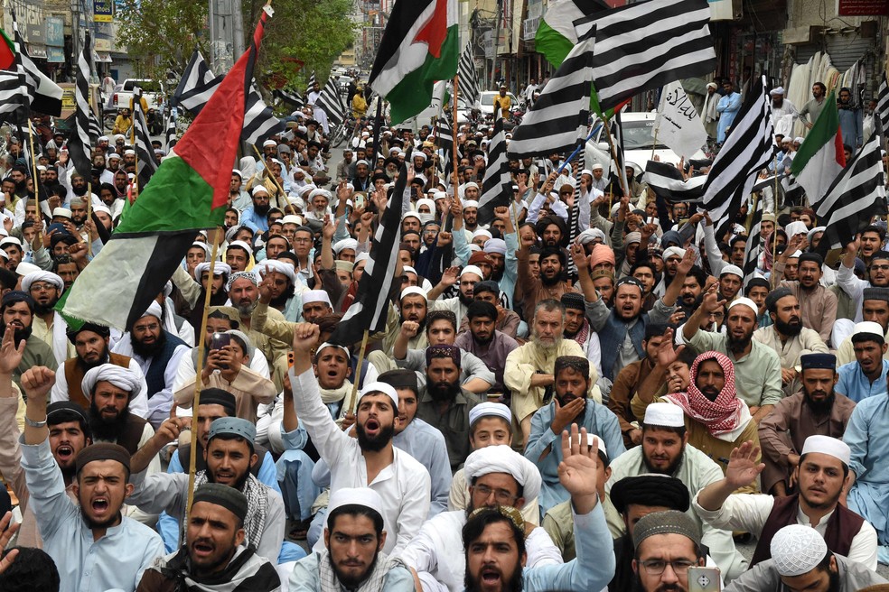 Protesto em Quetta, Paquistão, nesta sexta-feira contra o assassinato do líder do Hamas Ismail Haniyeh. — Foto: BANARAS KHAN / AFP