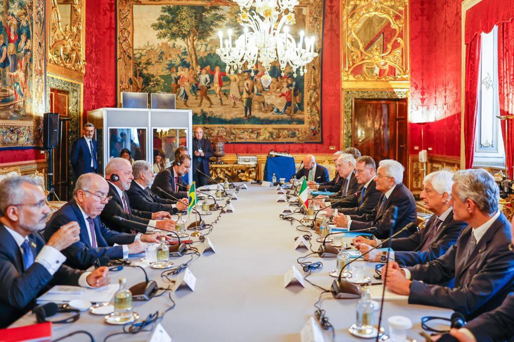 O presidente Luiz Inácio Lula da Silva é recebido no Palazzo del Quirinale pelo presidente da Italia, Sergio Mattarella.  — Foto: Ricardo Stuckert/PR