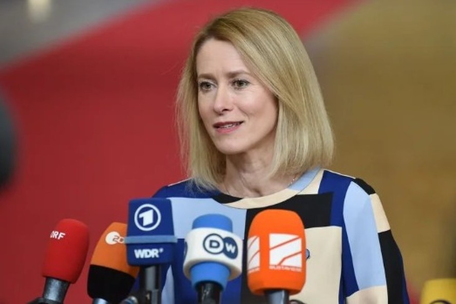 Primeira-ministra da Estônia é alvo de mandado de busca da Rússia