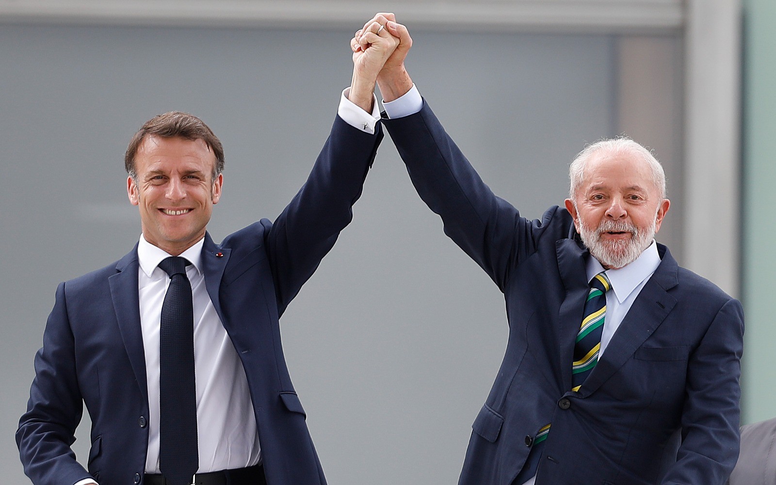 Lula e o presidente francês Emmanuel Macron no Palácio do Planalto, Brasília — Foto: Cristiano Mariz/Agência O Globo