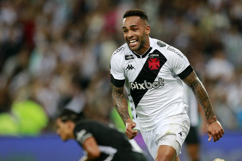 O atacante quase não renovou com o Vasco, depois do desempenho ruim na temporada passada. Ele seguiu na Colina, como reserva de Nenê, mas logo ganhou a vaga. Seu futebol apareceu principalmente nos jogos maiores. O camisa 7 marcou gols nos clássicos contra Flamengo e Botafogo e mostrou que pode ser um nome importante para a temporada vascaína.