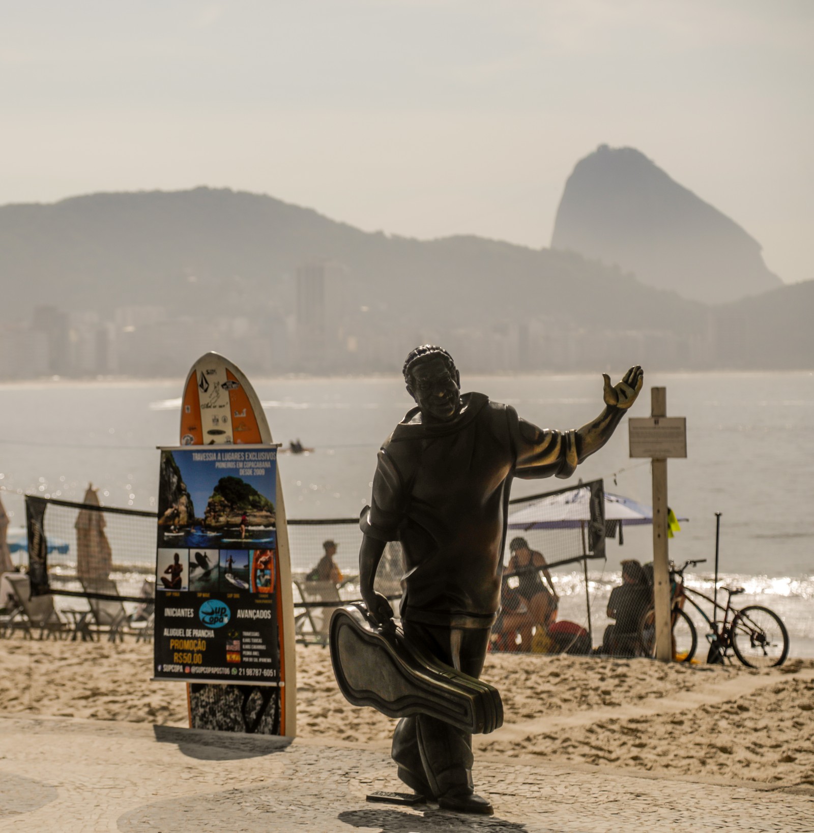 Dorival Caymmi: caso raro de homenagem em área turistica — Foto: Gabriel de Paiva / Agência O Globo