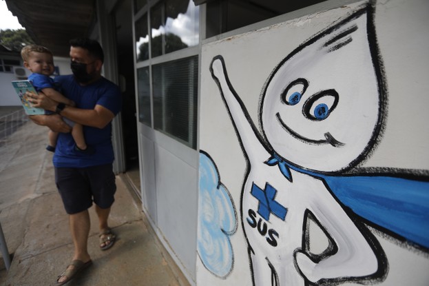 Primeiro dia da campanha de vacinação infantil contra a poliomelite.