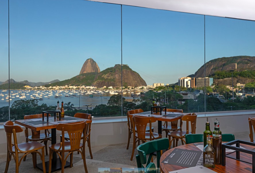 Fachada aberta. Vista da Mamma Jamma, no quinto piso do Botafogo Praia Shopping