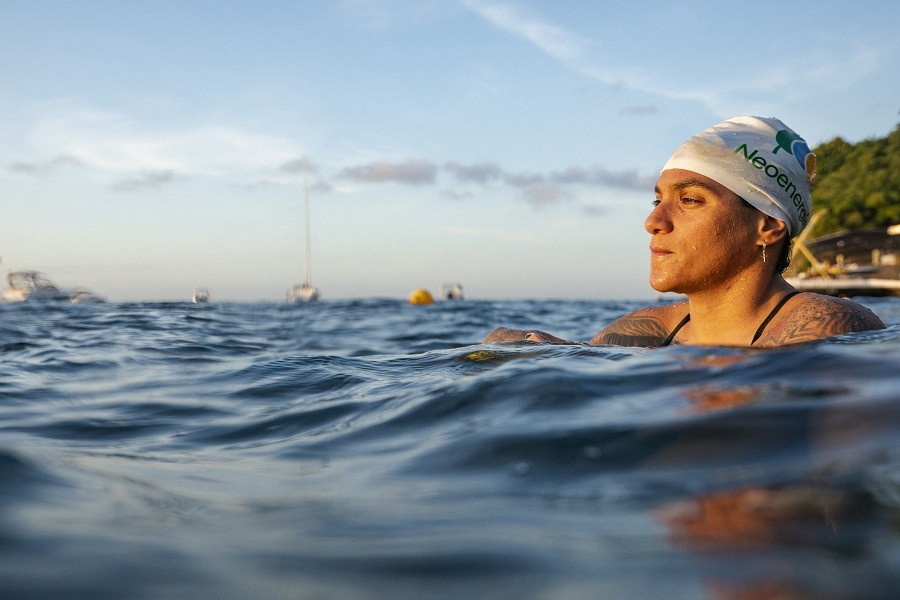 Ana Marcela, da maratona aquática, é uma das atletas contratadas pela Neonergia — Foto: Divulgação