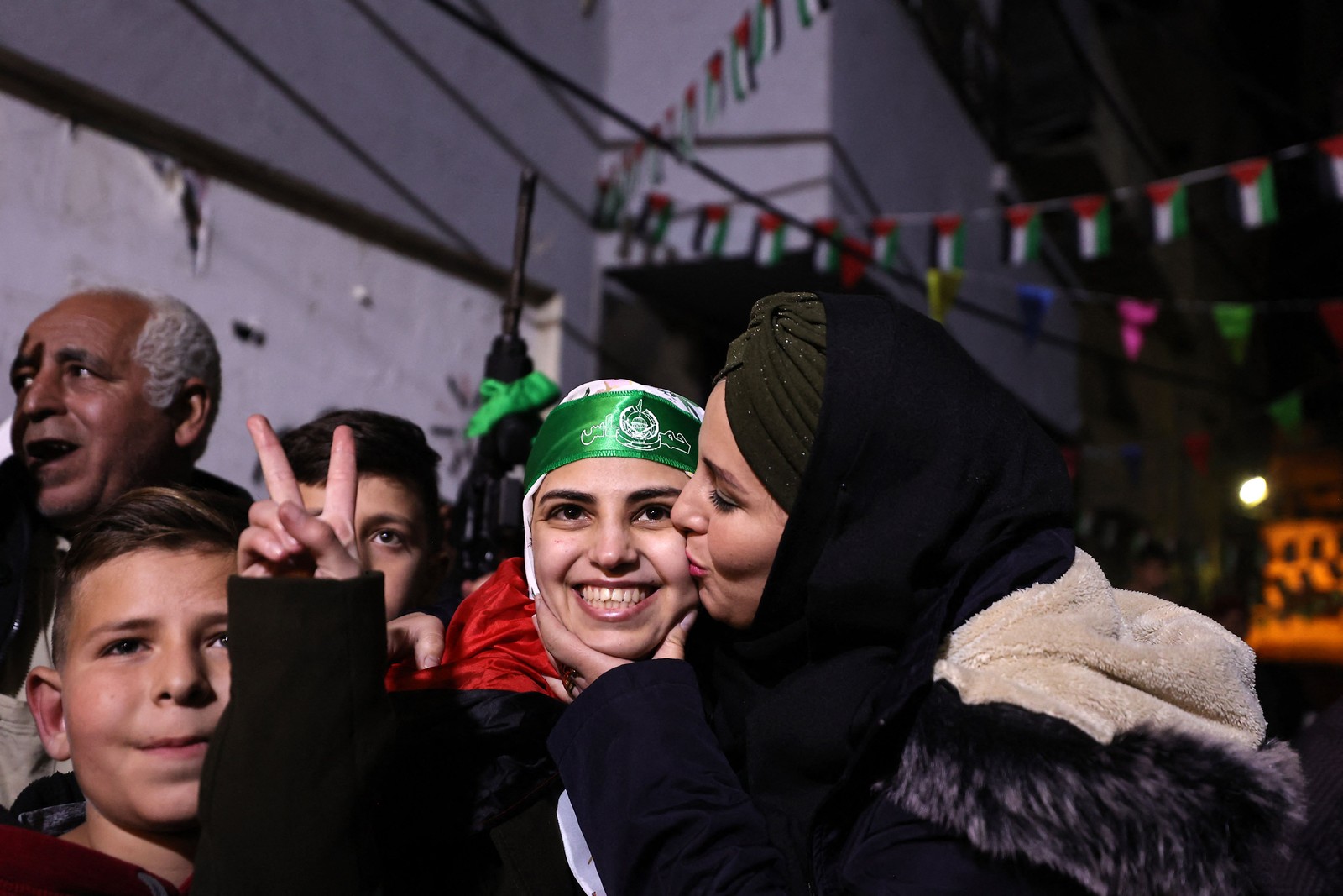 Asil al-Titi, palestina de 23 anos, foi libertada por Israel — Foto: Zain JAAFAR/AFP