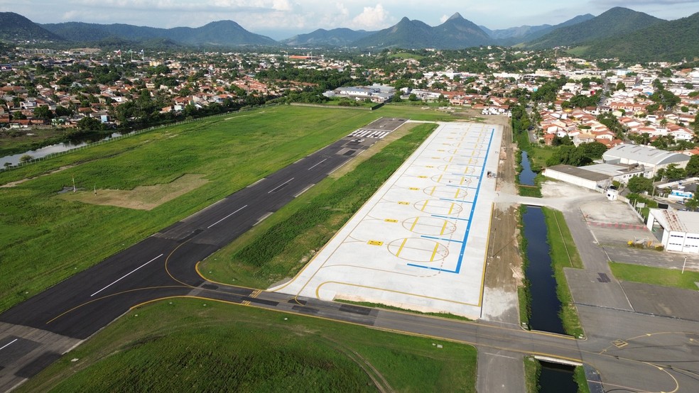 Pista de pouso e decolagem do Aeroporto de Maricá — Foto: Divulgação/Matheus Alter