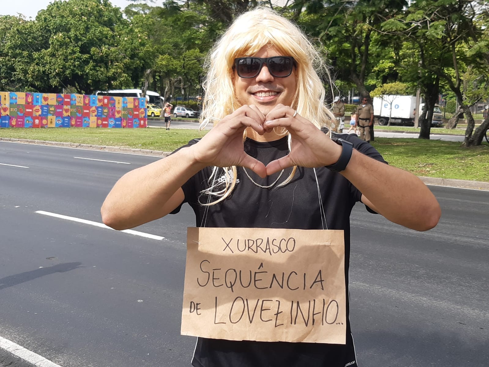 Xurras da Jogada mostra remelexo com hit 'Lovezinho' no Bangalafumenga — Foto: Fabiano Rocha/Agência O Globo