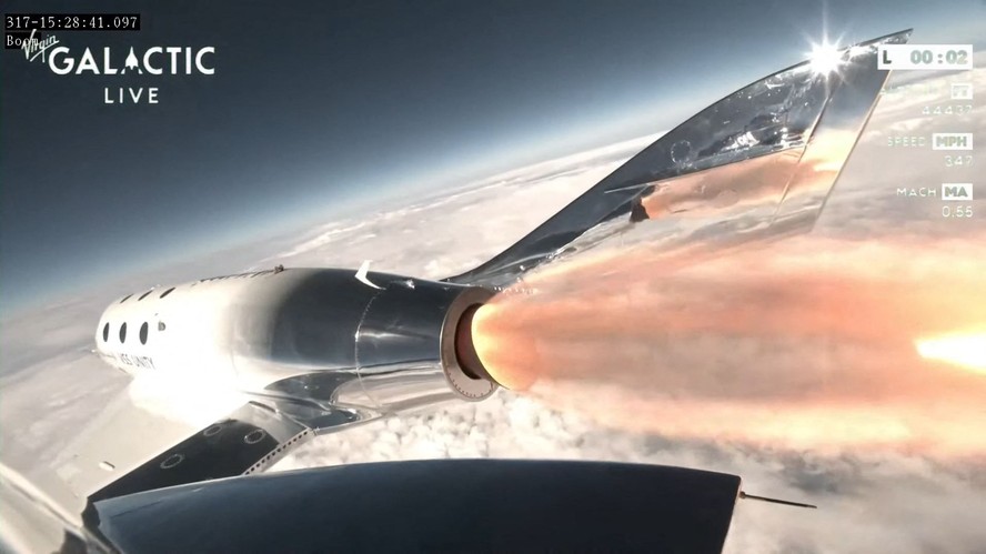 Virgin Galactic levou quatro passageiros foram ao espaço nesta quinta-feira