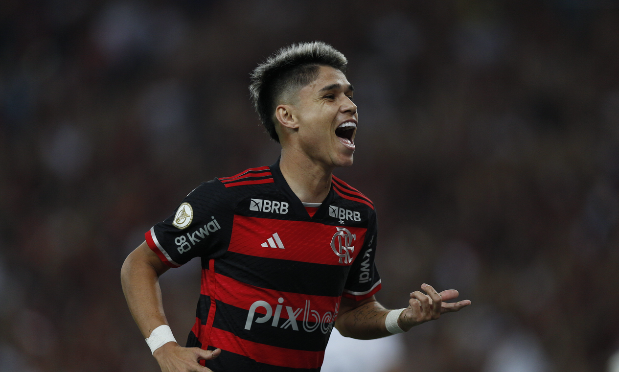 Flamengo anuncia que Luiz Araújo tem fratura no joelho e passará por artroscopia