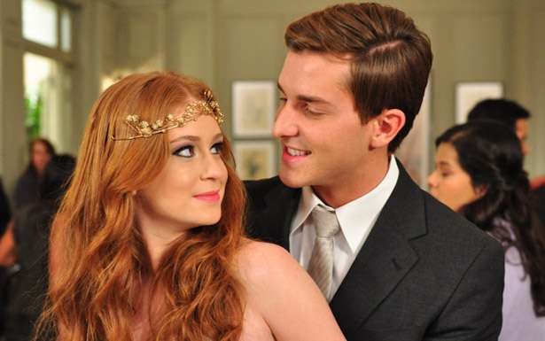 Marina Ruy Barbosa e Klebber Toledo começaram a namorar quando fizeram par em "Morde & assopra", de 2011 — Foto: Globo