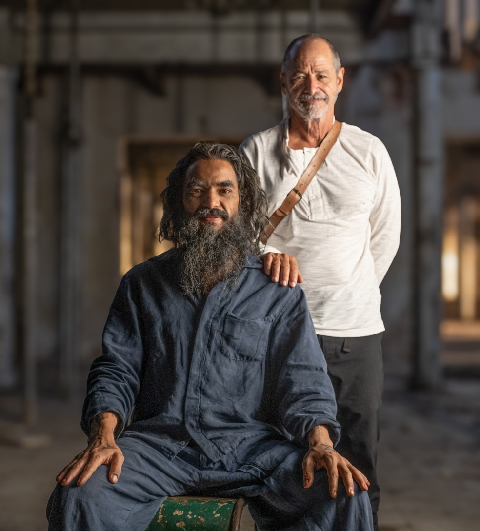 Caio Blat e o diretor Guel Arraes nos bastidores do filme "Grande Sertão" — Foto: Ricardo Brajterman