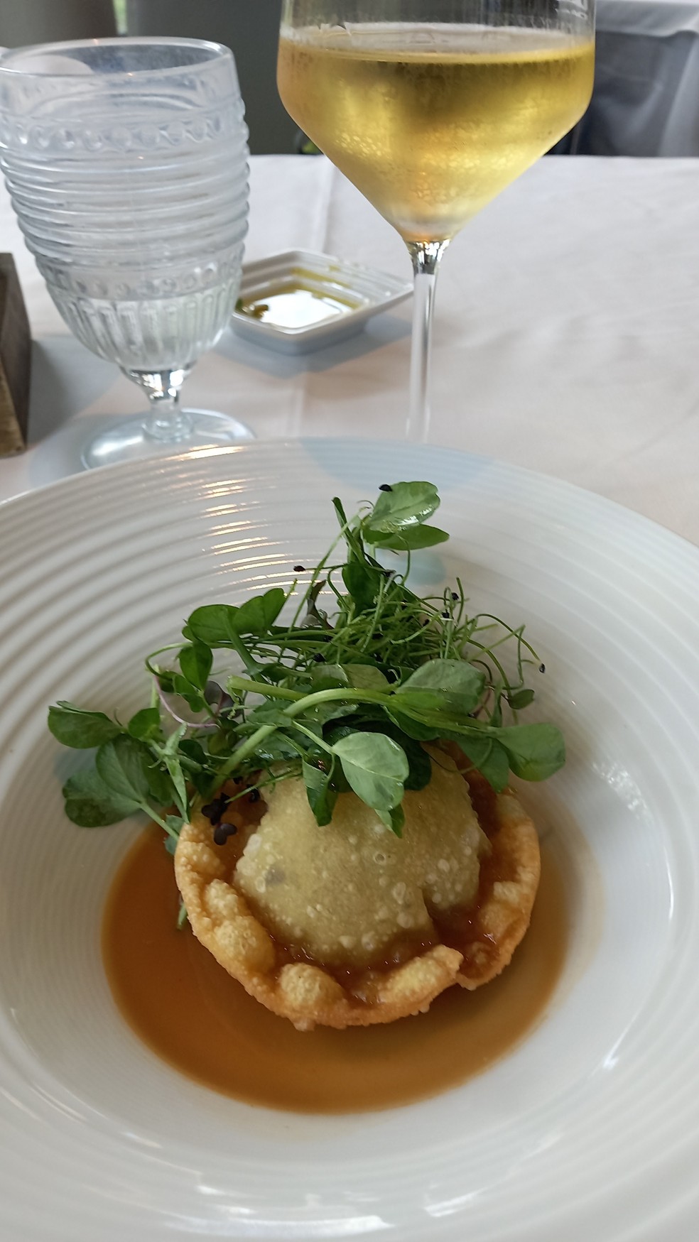 O ravióli frito com recheio de cozido, um destaque do cardápio do restaurante Terra Nostra, na Ilha de São Miguel, no arquipélago de Açores, em Portugal — Foto: Luciana Fróes