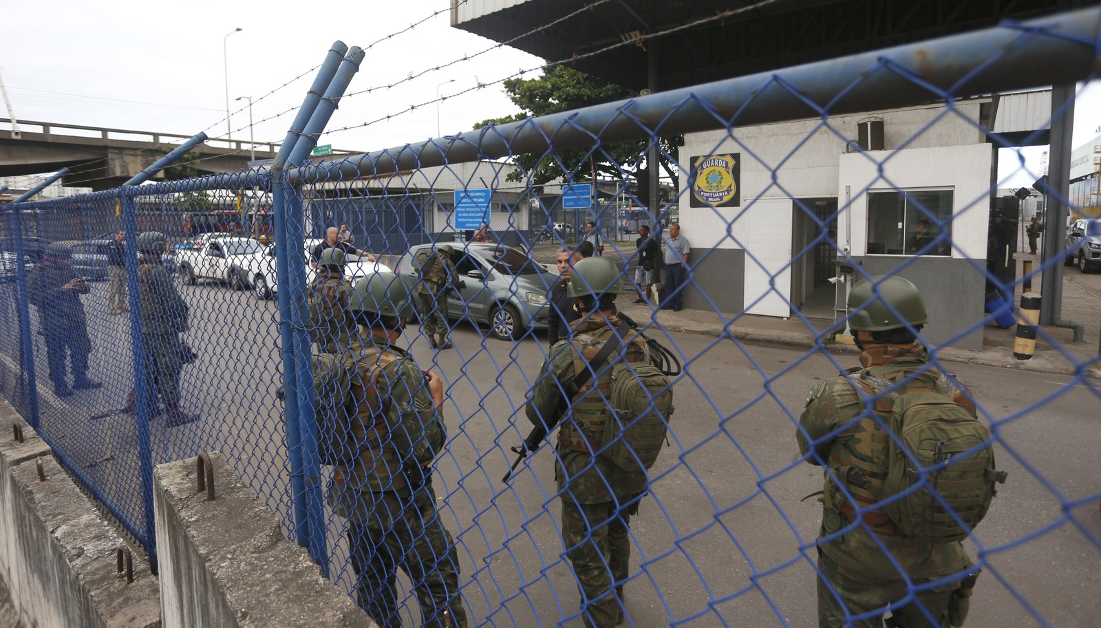 No Rio, serão aproximadamente 823 agentes nos acessos do Porto do Rio e no patrulhamento interno dele — Foto: Fabiano Rocha / Agência O Globo