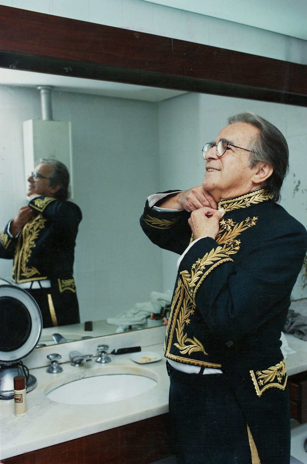 Darcy Ribeiro foi eleito em 1992 para a cadeira 11 da Academia Brasileira de Letras. O intelectual foi recebido em 15 de abril de 1993 por Cândido Mendes. — Foto: Ari Lago