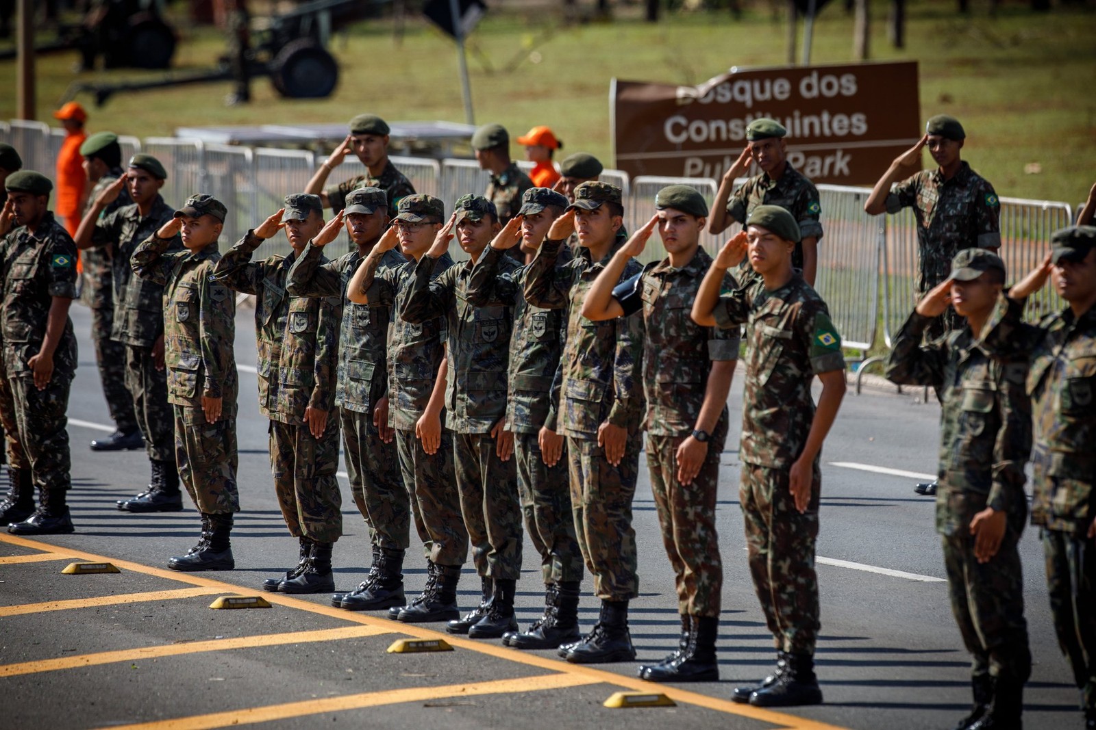 7 de Setembro: militares ensaiam para desfile na Esplanada dos Ministérios, em Brasília. — Foto: Brenno Carvalho/Agência O Globo