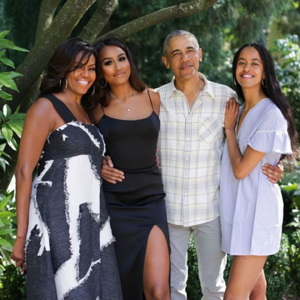 Retrato em família: Michelle, Sasha, Obama e Malia — Foto: Divulgação
