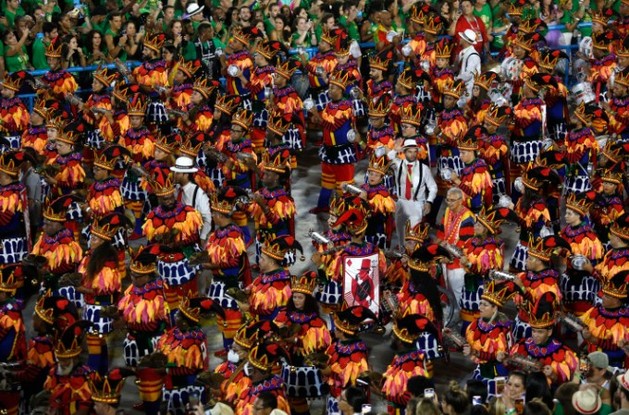 Bateria da escola Grande Rio