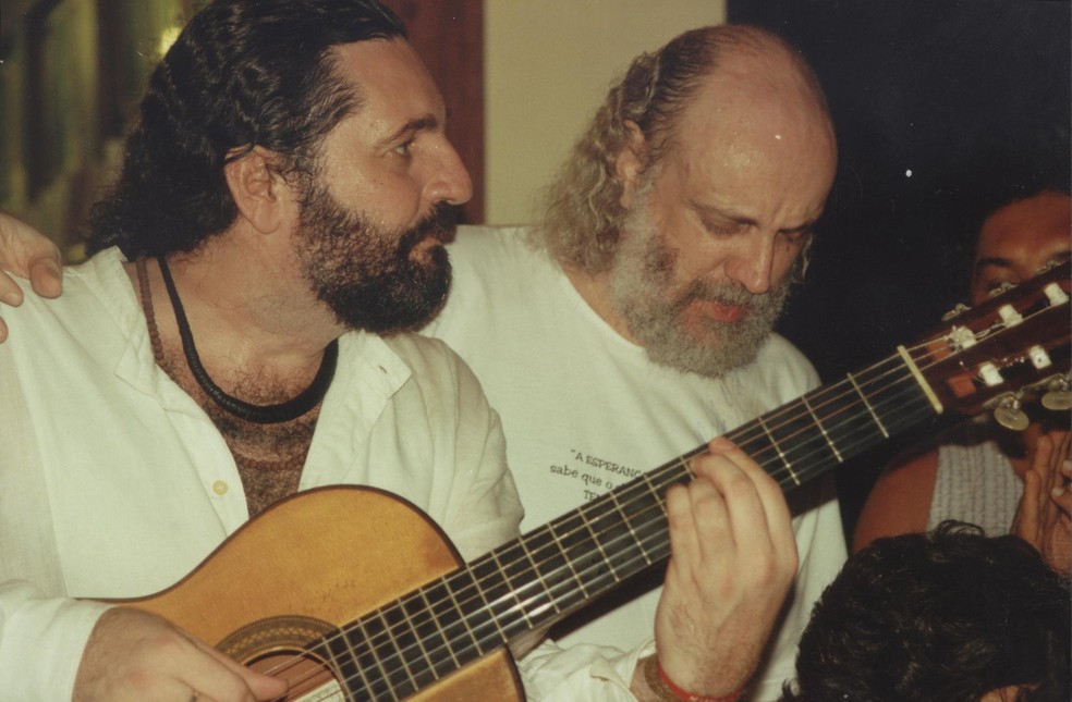 Moacyr Luz (à esq.) e Aldir Blanc, em 2002 — Foto: Divulgação
