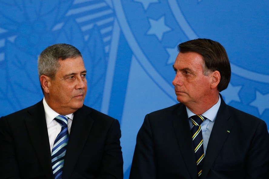 Bolsonaro e o ex-ministro Braga Netto