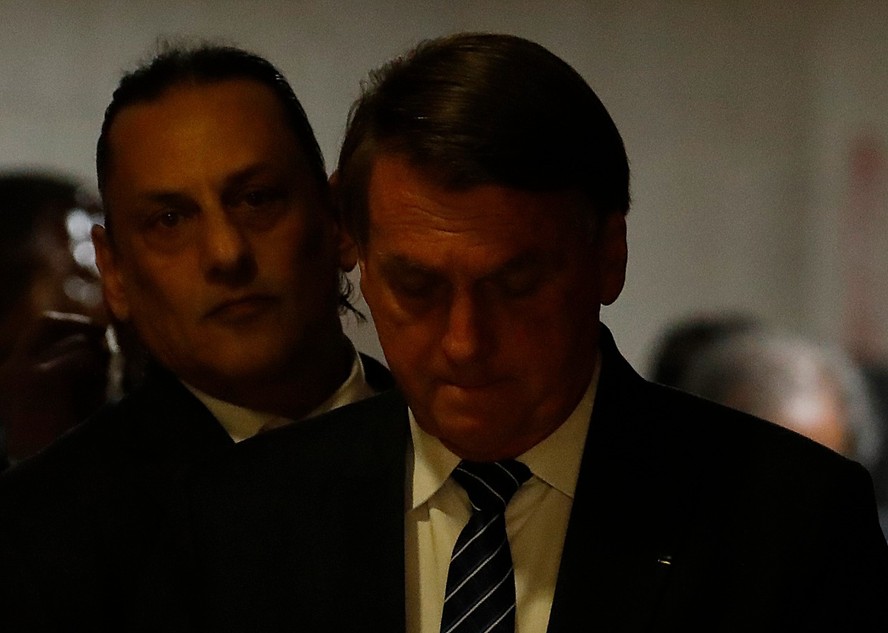 O advogado Frederick Wassef e o ex-presidente Jair Bolsonaro