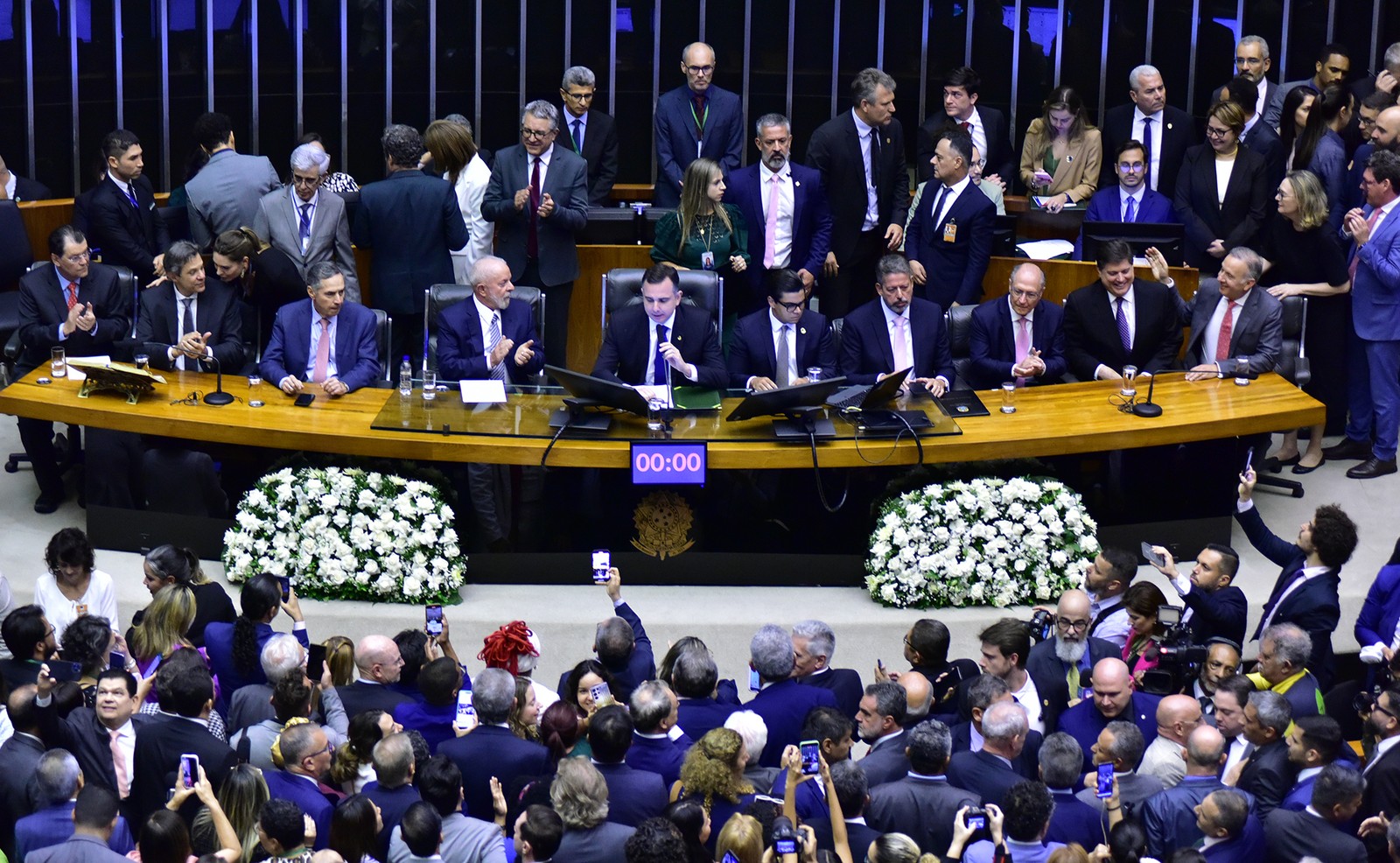 Sessão do Congresso para promulgar a Reforma Tributária — Foto: Zeca Ribeiro/Câmara dos Deputados