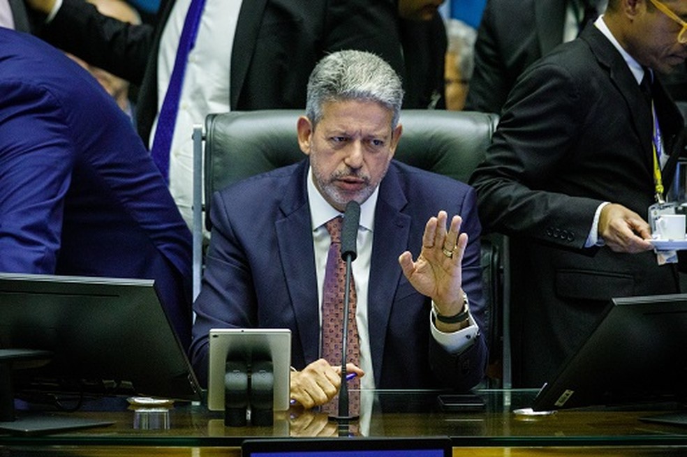 Arthur Lira durante discussão dos deputados sobre a Reforma Tributária — Foto: Brenno Carvalho / Agência O Globo