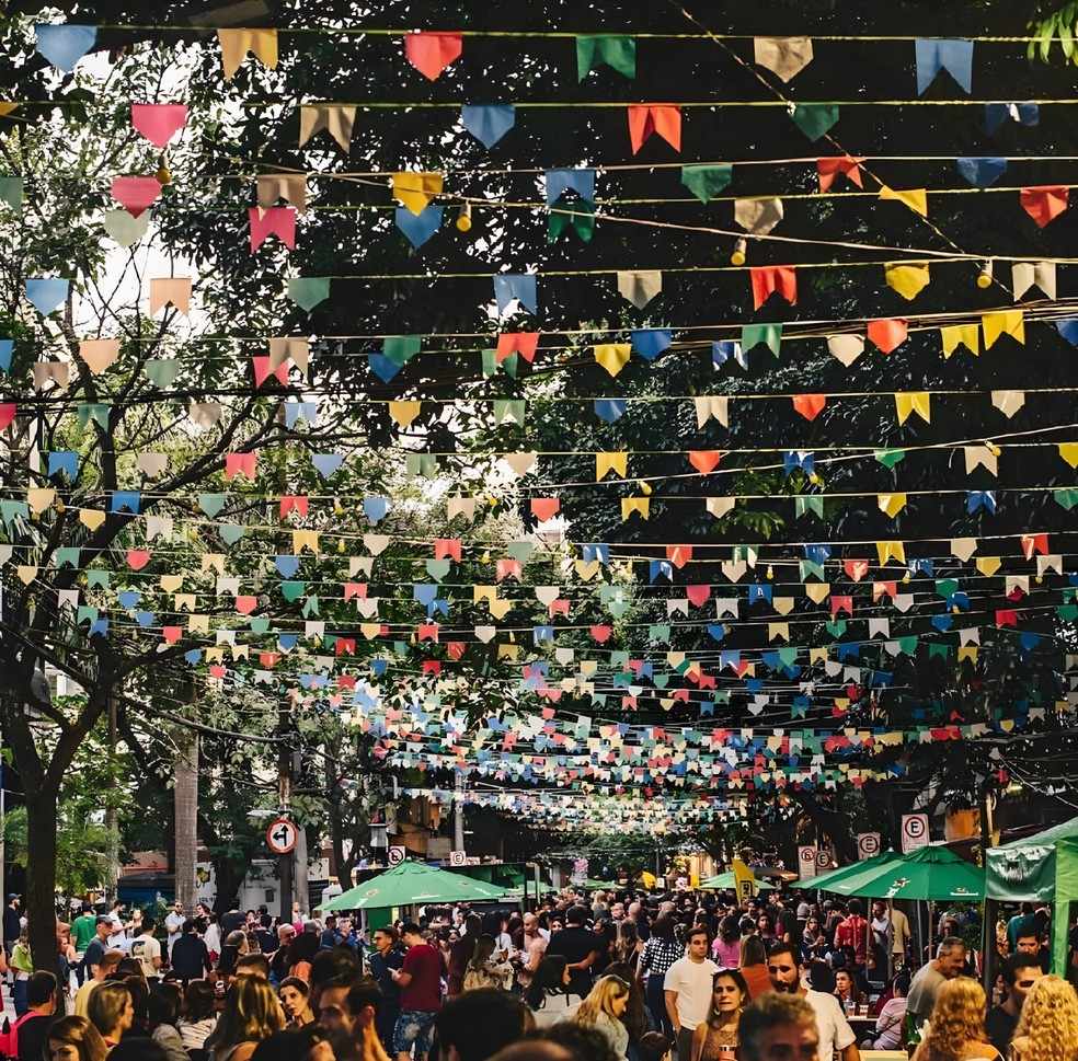 Dias de São João (Arráia na Rua Dias Ferreira, no Leblon) — Foto: divulgação