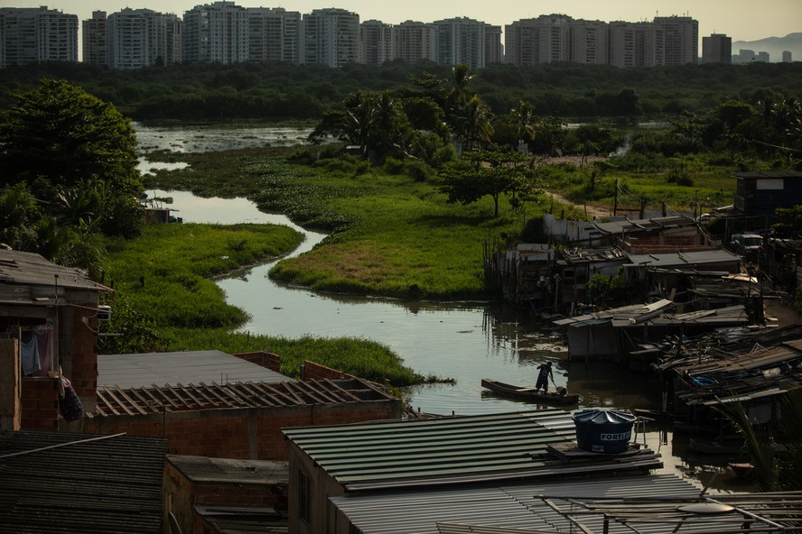 Falta de saneamento básico em Rio das Pedras, no Rio de Janeiro