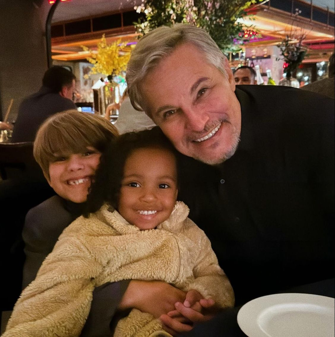 Edson Celulari reúne família e amigos em Nova York para seu aniversário — Foto: Reprodução/Instagram