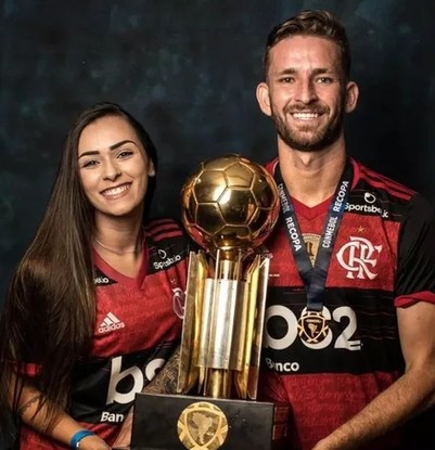 Tainá Costa e Leo Pereira decidiram se separar em comum acordo, segundo o jogador