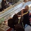 Brasileiros são agredidos em supermercado na Argentina e acusam agressor de xenofobia - Reprodução vídeo
