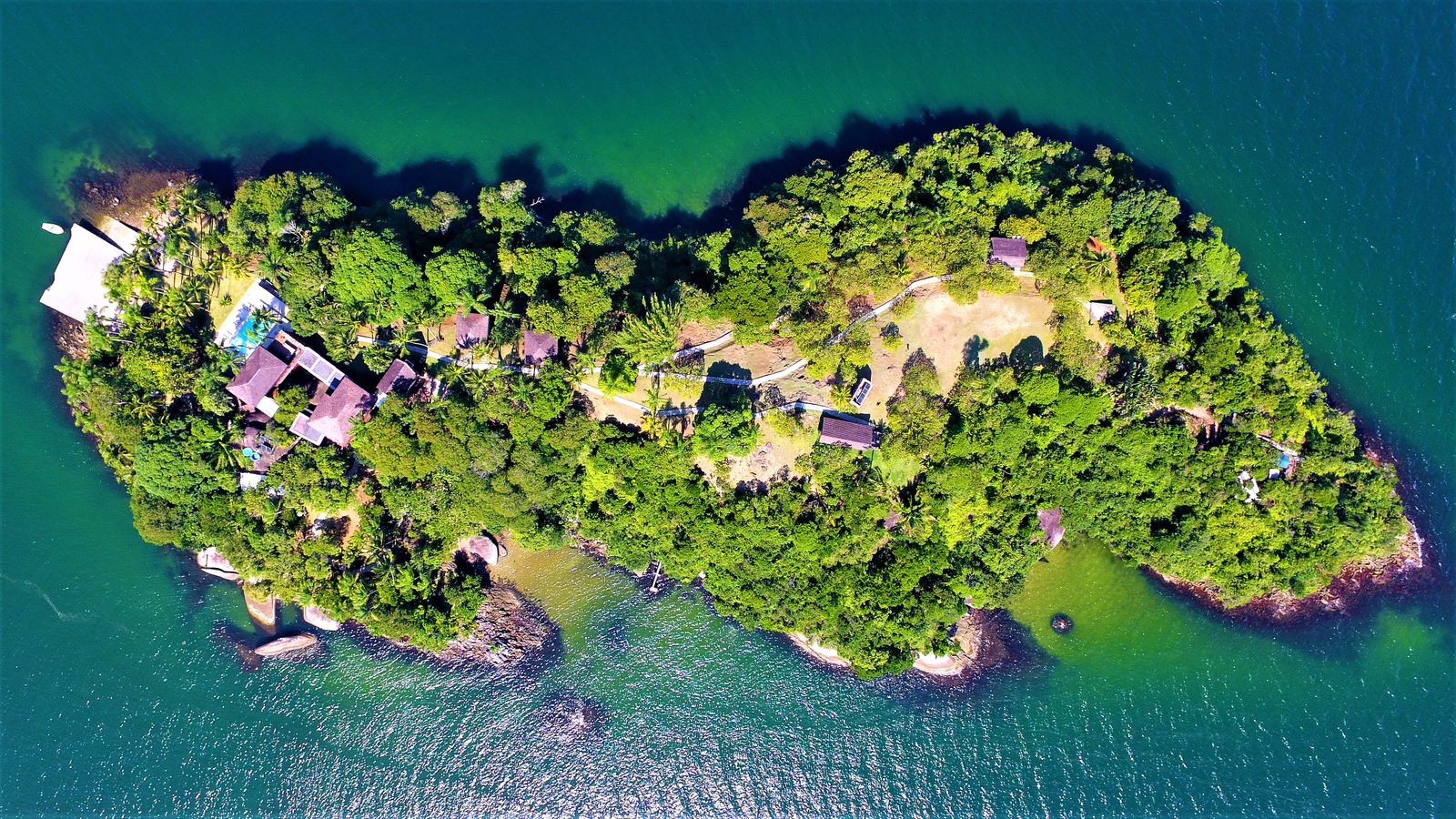 Vista aérea da Ilha do Japão, na Costa Verde — Foto: Divulgação / Where in Rio