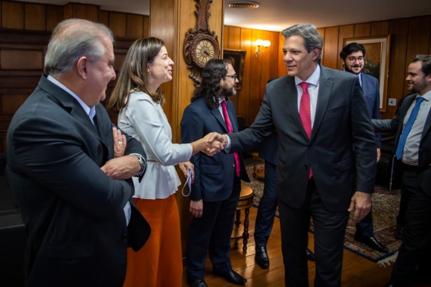 O ministro Fernando Haddad se reúne com os deputados integrantes do grupo de trabalho que discute a Reforma Tributária