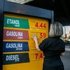 Petrobras reduziu preço da gasolina pela segunda vez em dez dias - Brenno Carvalho