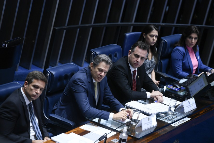 Juros em debate. Roberto Campos Neto, Fernando Haddad, Rodrigo Pacheco e Simone Tebet em audiência no Senado