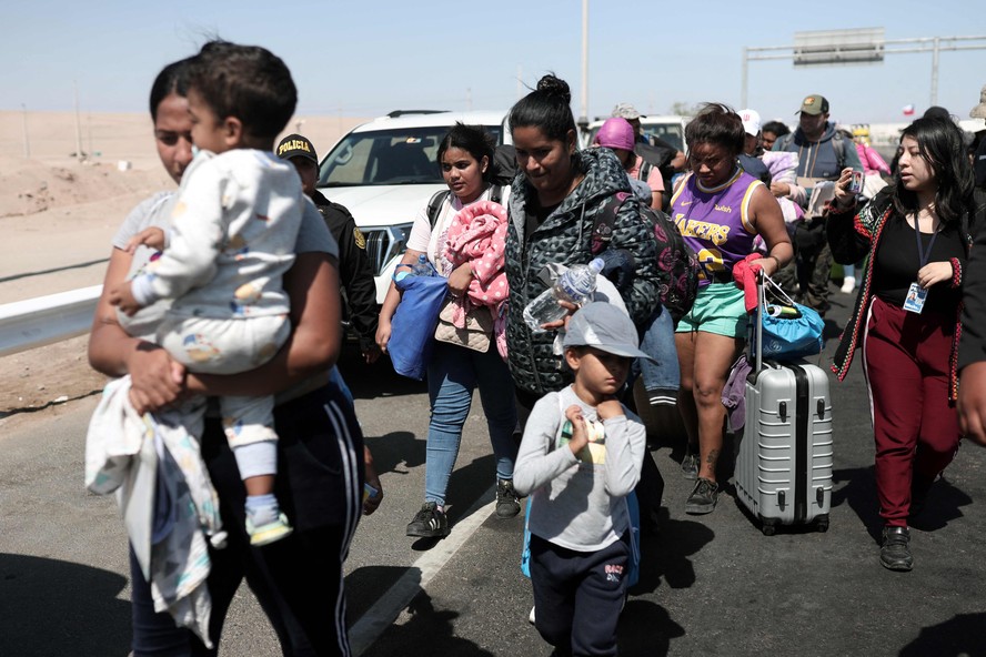Migrantes em Tacna, cidade peruana na divisa com o Chile