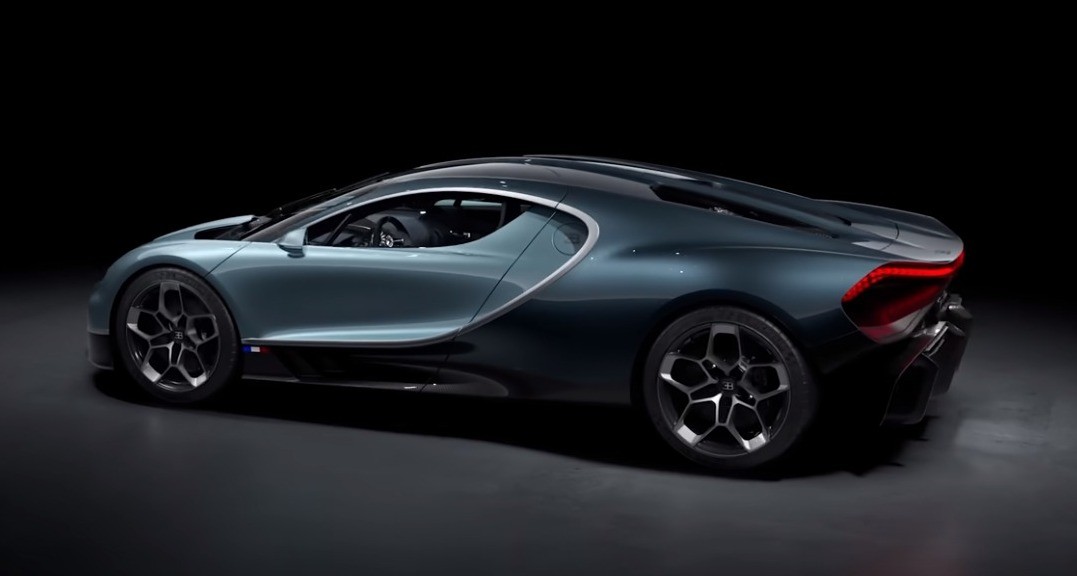 Lateral da Bugatti Tourbillon — Foto: Reprodução YouTube