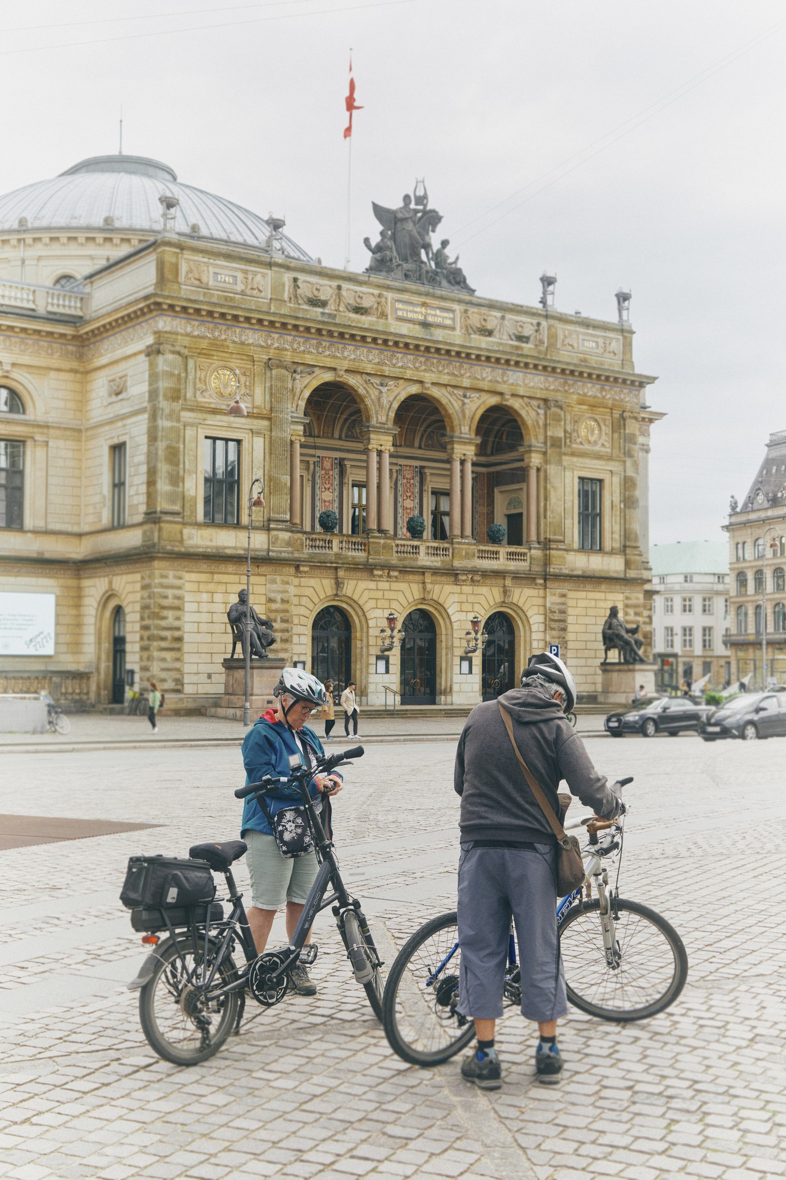 Ciclistas em área central de Copenhague — Foto: Dennis Stenild/The New York Times