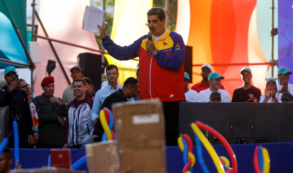 O presidente da Venezuela, Nicolás Maduro, durante discurso em Caracas — Foto: Pedro Rances Mattey / AFP