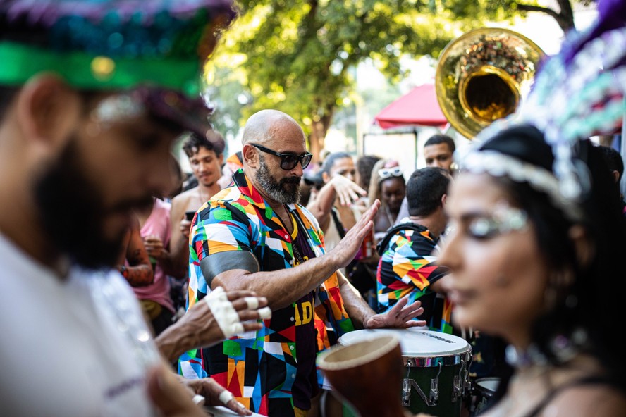 No domingo, o Só Toca Bloco foi pra rua, num cortejo na Praça XV