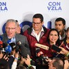 Perkins Rocha (E), advogado da líder opositora venezuelana María Corina Machado, durante entrevista coletiva antes da divulgação dos resultados da eleição presidencial de 28 de julho - RAUL ARBOLEDA / AFP