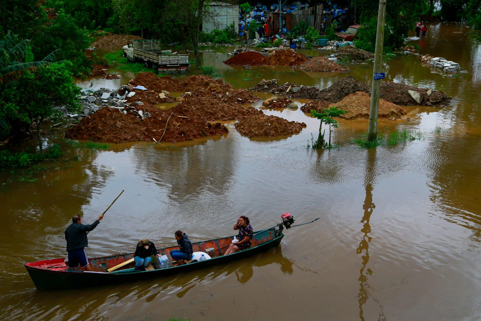 Inundações em Porto Alegre. Um novo ciclone extratropical atinge o Estado do Rio Grande do Sul. — Foto: SILVIO AVILA / AFP