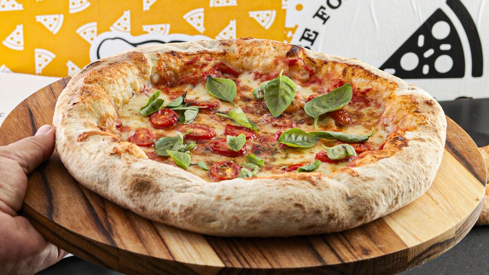 Na House Forneria, a pizza de marguerita  (R$ 58) é feita com farinha italiana e longa fermentação — Foto: Divulgação