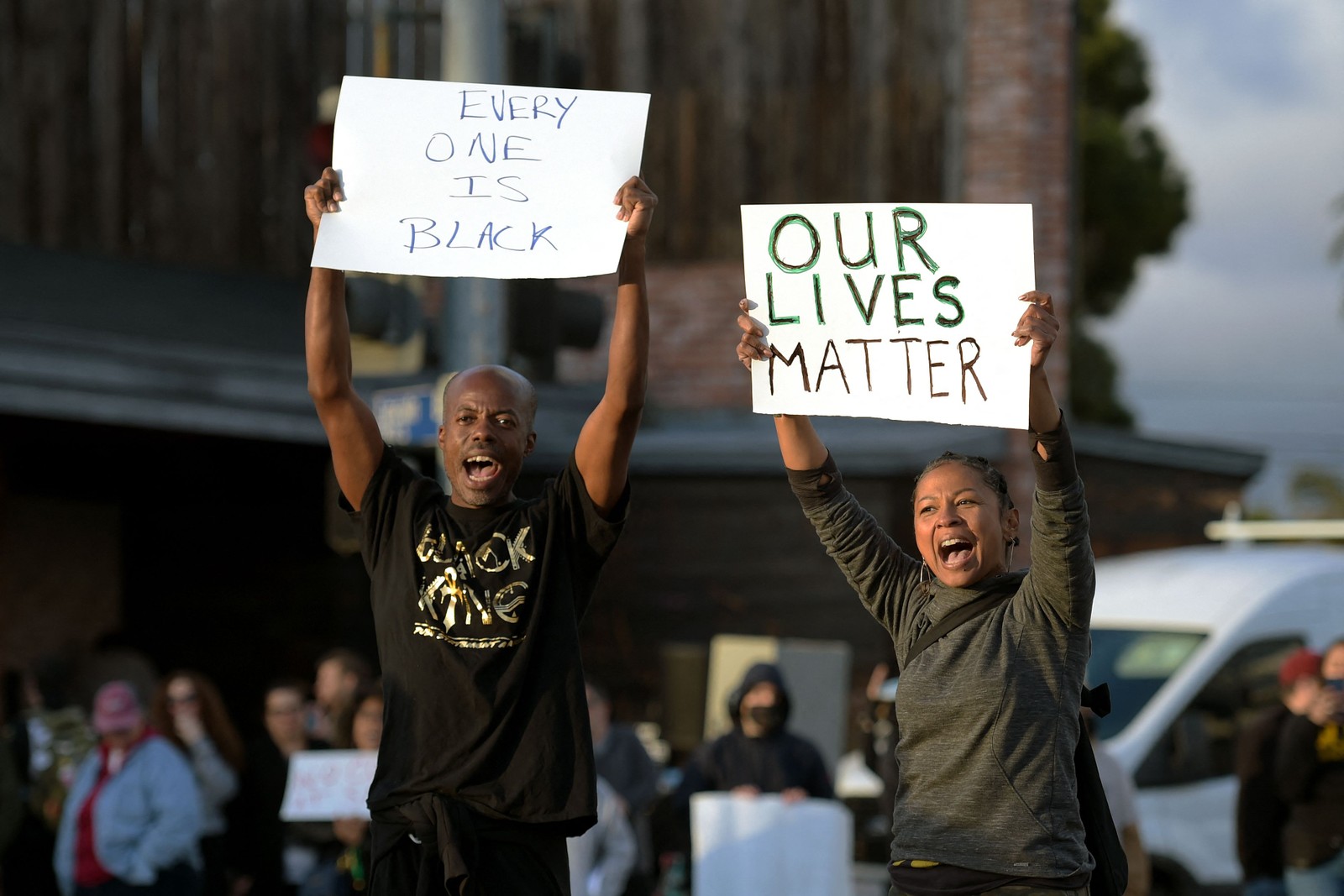 Manifestantes bloqueiam o trânsito para protestar pelo assassinato de Tyre Nichols, em Venice, Califórnia, EUA — Foto: AUGUSTIN PAULLIER/AFP