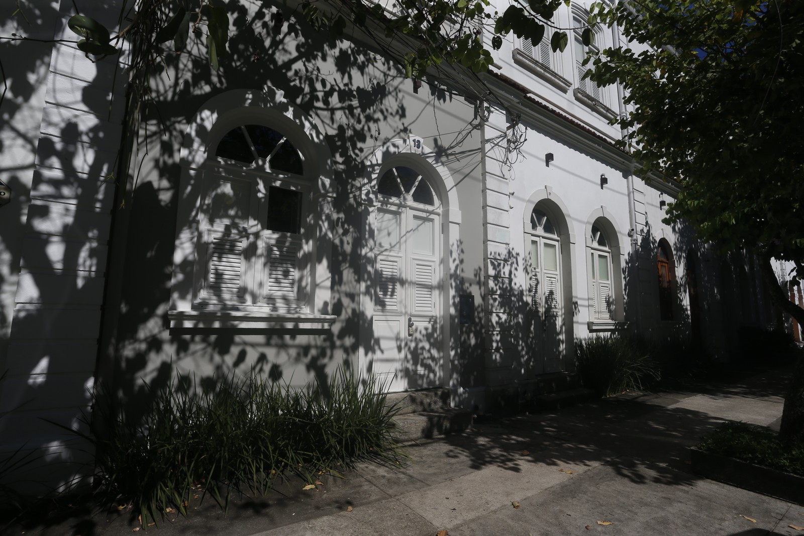 Imóvel no Jardim Botânico onde foi morto o galerista Brent Sikkema — Foto: Fabiano Rocha / Agência O Globo